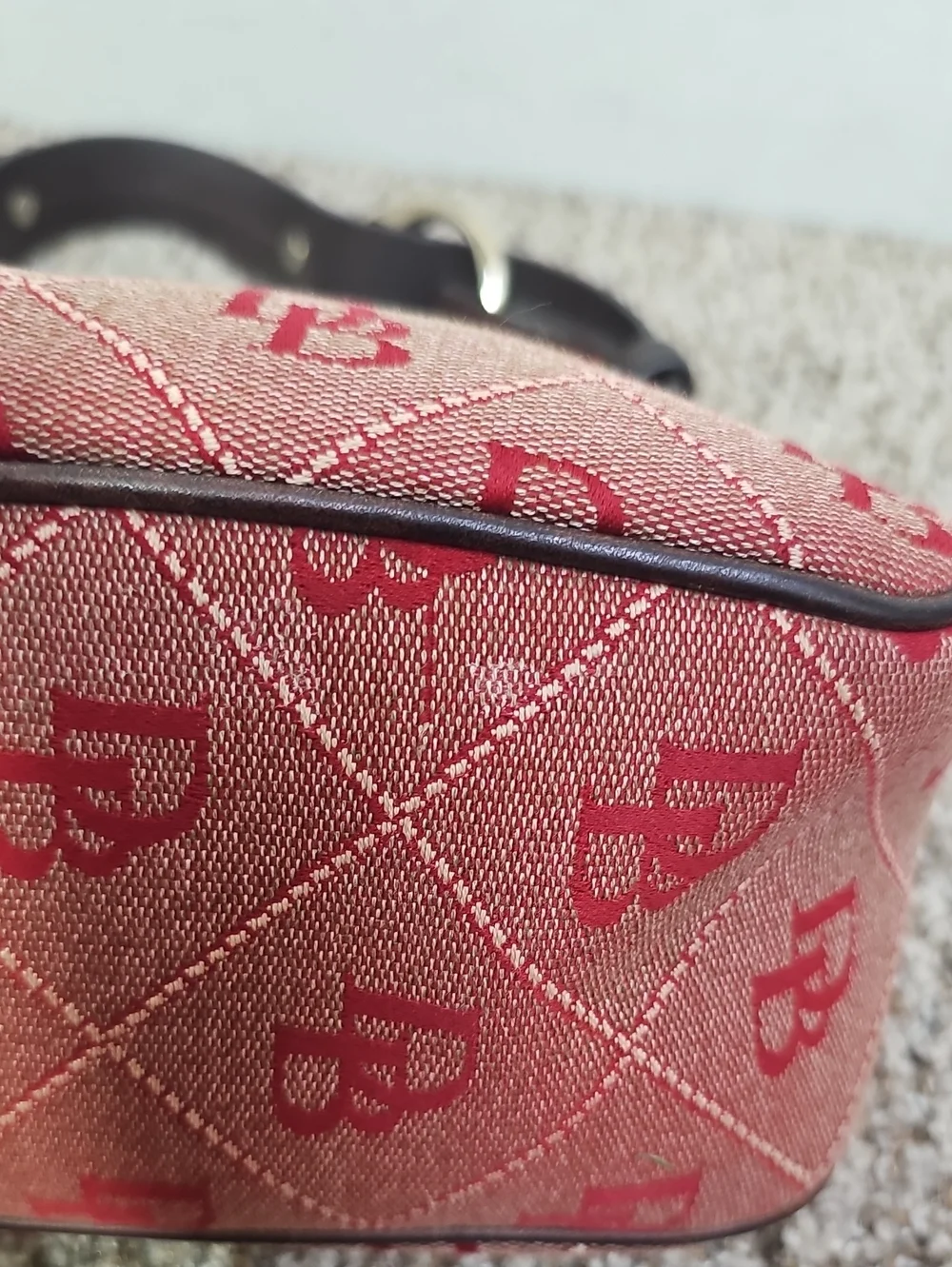 DOONEY & BOURKE RED SIGNATURE QUILT CANVAS SHOULDER BAG BFPM-08-040